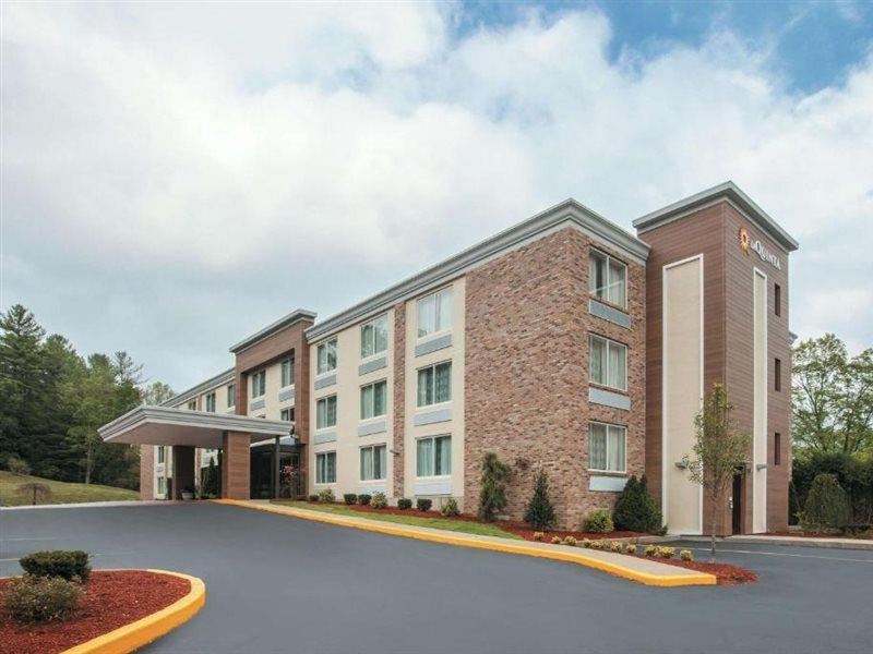 La Quinta By Wyndham Sturbridge Hotell Eksteriør bilde