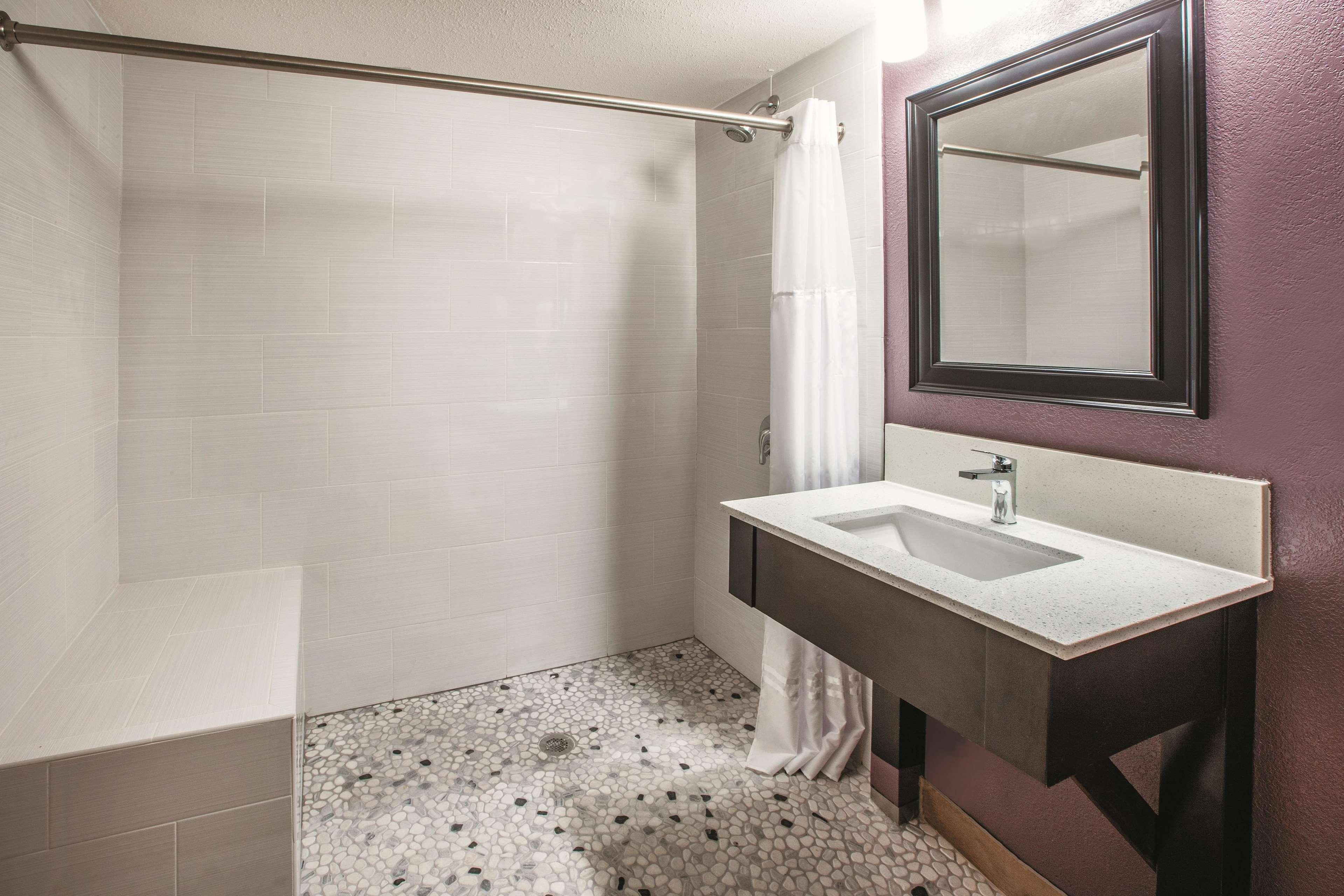 La Quinta By Wyndham Sturbridge Hotell Eksteriør bilde
