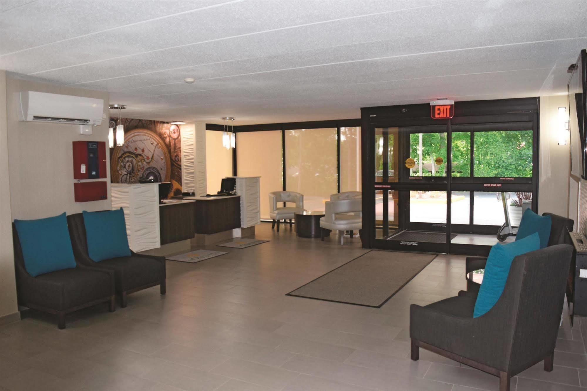 La Quinta By Wyndham Sturbridge Hotell Eksteriør bilde