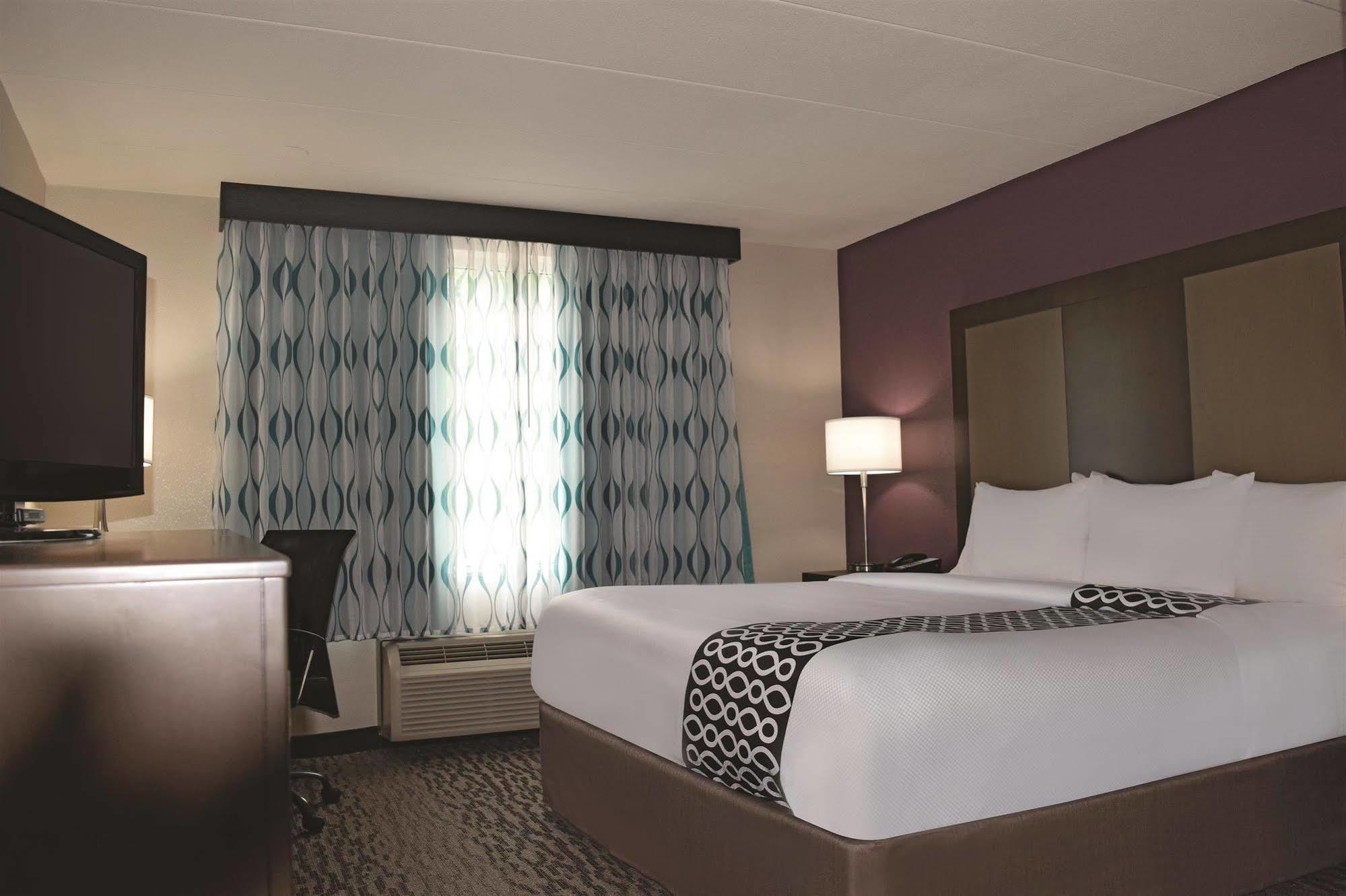 La Quinta By Wyndham Sturbridge Hotell Eksteriør bilde