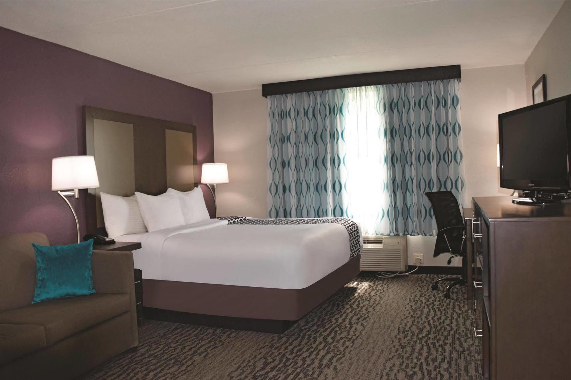 La Quinta By Wyndham Sturbridge Hotell Eksteriør bilde