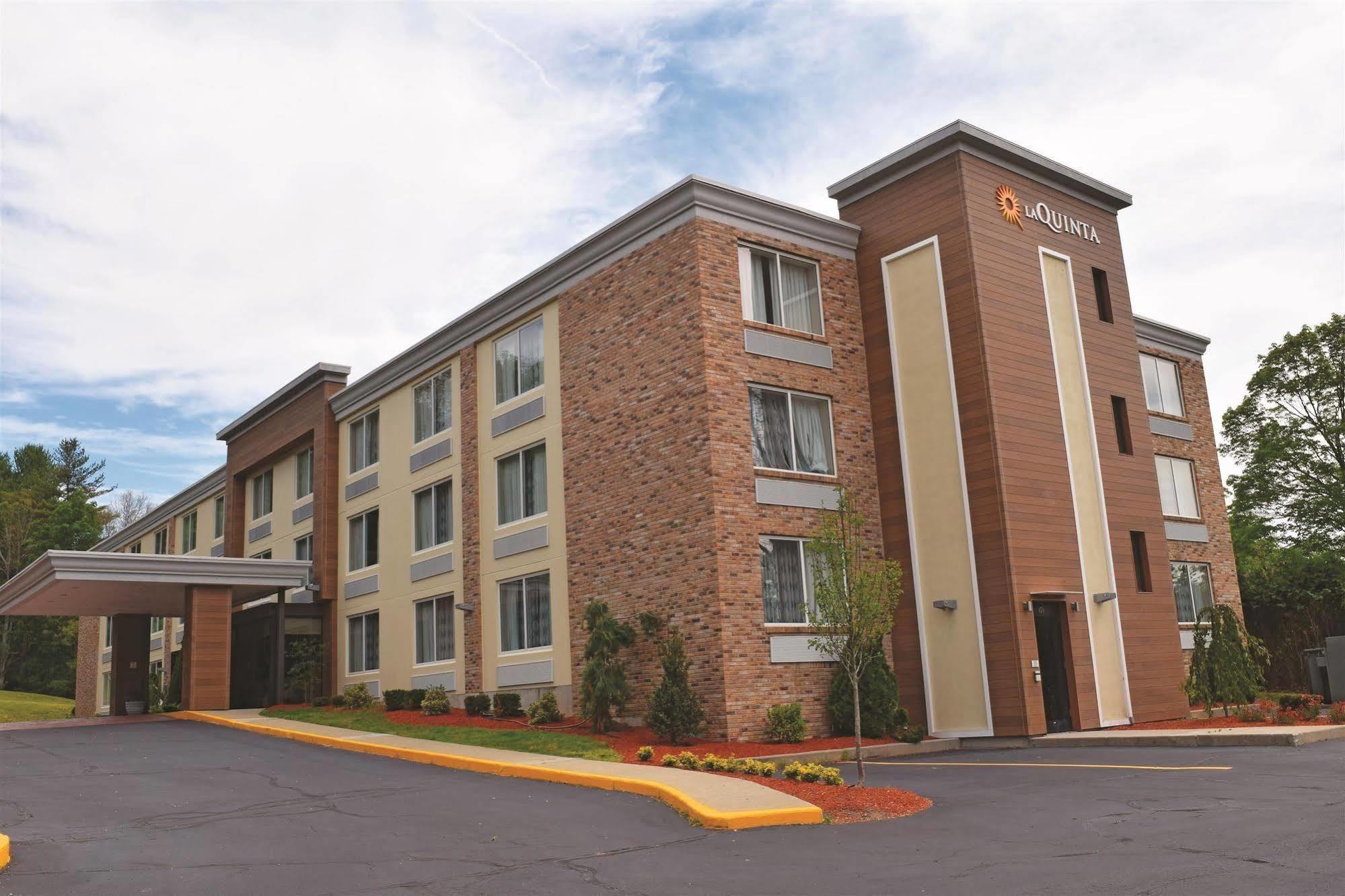 La Quinta By Wyndham Sturbridge Hotell Eksteriør bilde